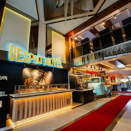 מלון Vespia 4*