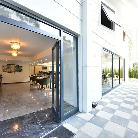 מלון Vespia 4*